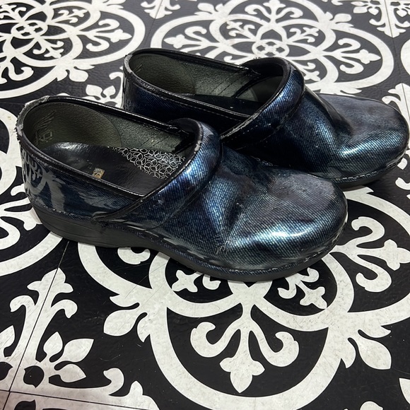 Dansko XP 2.0 clogs - Picture 2 of 5